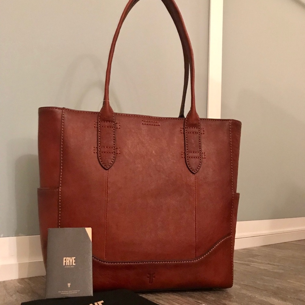 NWT FRYE NEW Tote Hobo north south zipper Pocket